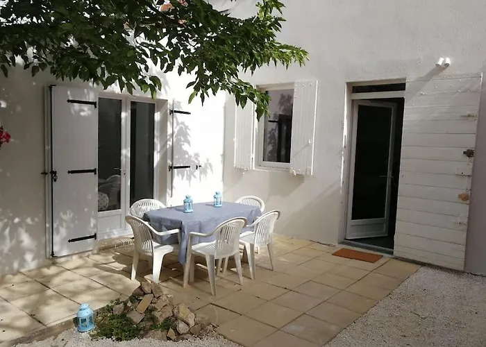 Villa Au Calme Avec Exterieur Et Parking Gratuit Aux Portes D\'Aix Et Marseille Emplacement Ideal