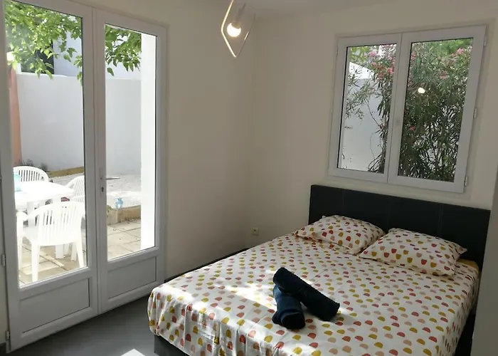 Villa Au Calme Avec Exterieur Et Parking Gratuit Aux Portes D\'Aix Et Marseille Emplacement Ideal