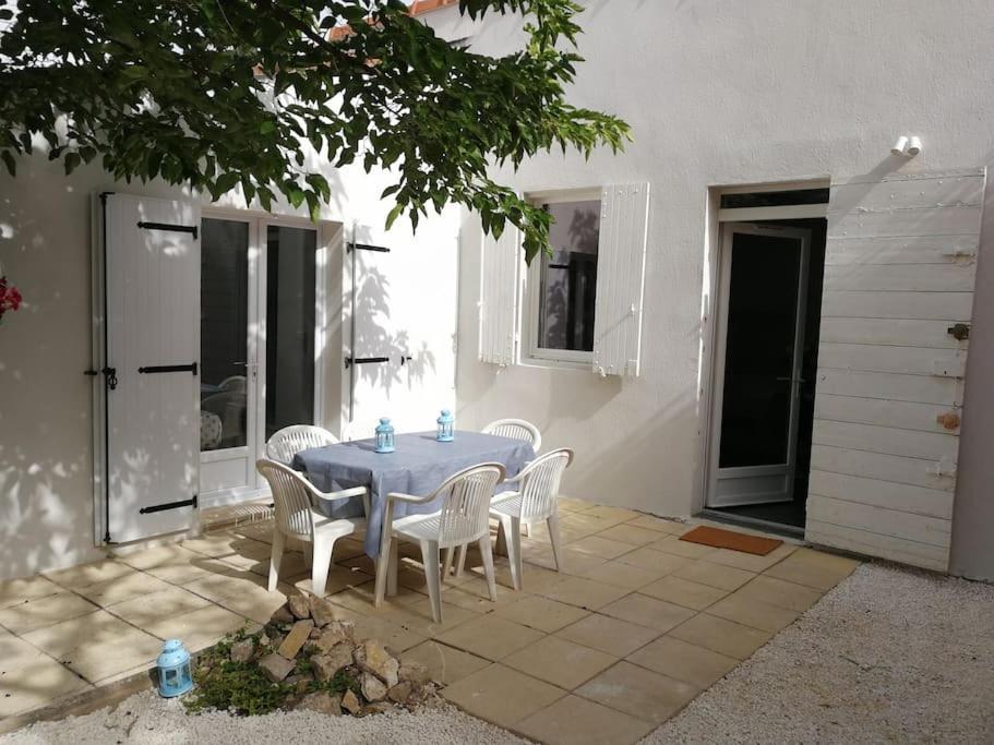 Villa Au Calme Avec Exterieur Et Parking Gratuit Aux Portes D'aix Et Emplacement Ideal Marseille